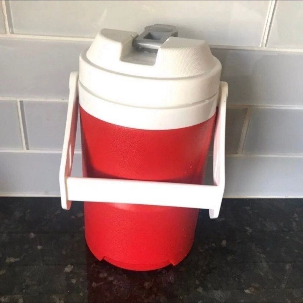 Igloo Laguna Half Gallon Water Jug Cooler Thermos Red w/ Hooks & Handle